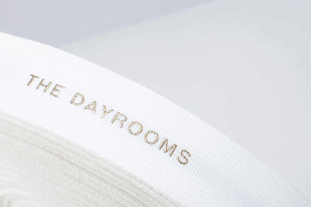 Dayroom品牌女裝店VI設計及專賣店設計欣賞 女裝品牌VI設計